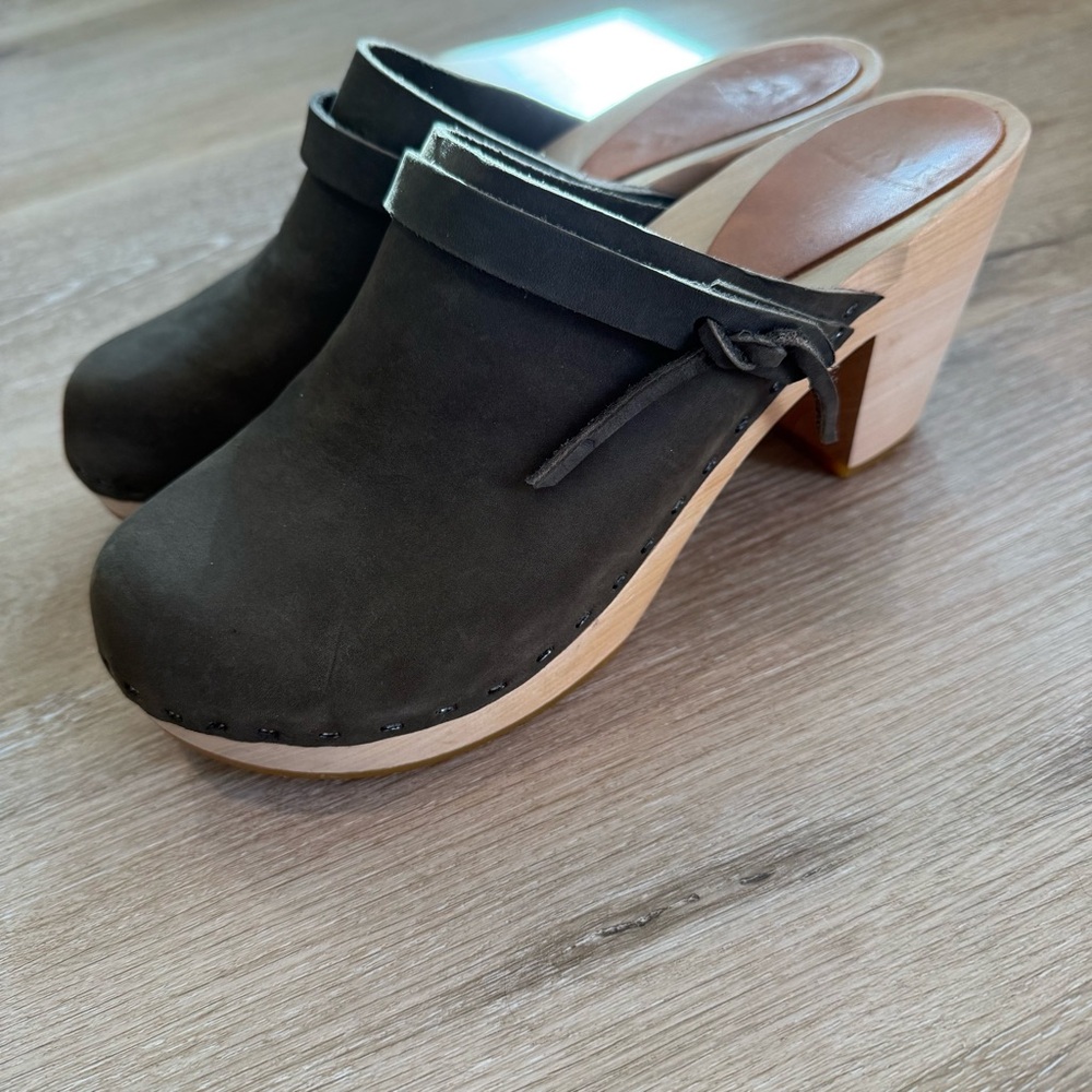 BRYR | Charlotte High Heel in Charcoal Nubuck, Size 40 - Picture 7 of 8